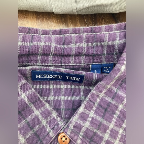 Assorted Button-Up Shirts Collection - Picture 11 of 12